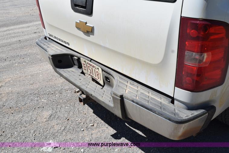 image for item L5978 2007 Chevrolet Silverado 1500 Ext. Cab pickup truck