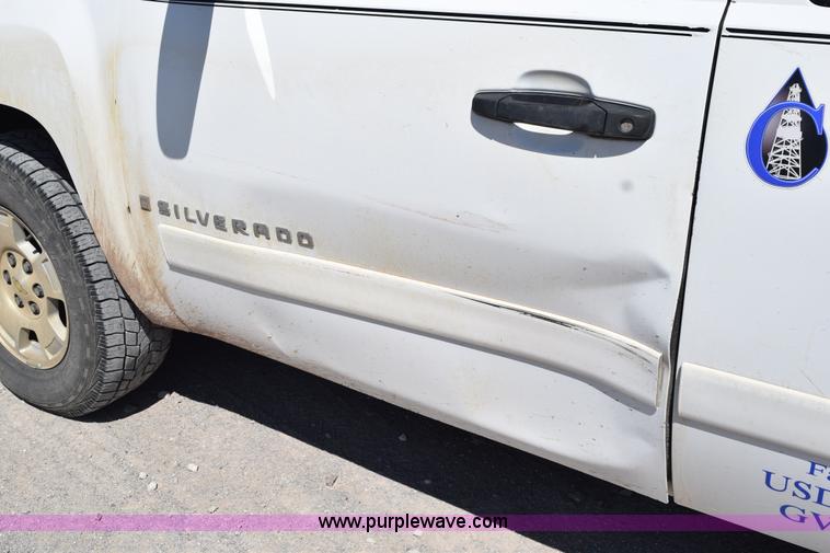 image for item L5978 2007 Chevrolet Silverado 1500 Ext. Cab pickup truck