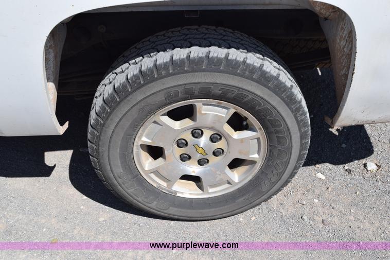 image for item L5978 2007 Chevrolet Silverado 1500 Ext. Cab pickup truck
