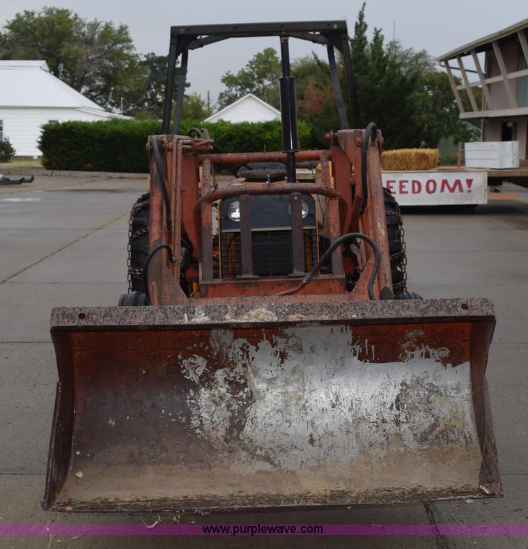 image for item L5998 Case 380 tractor