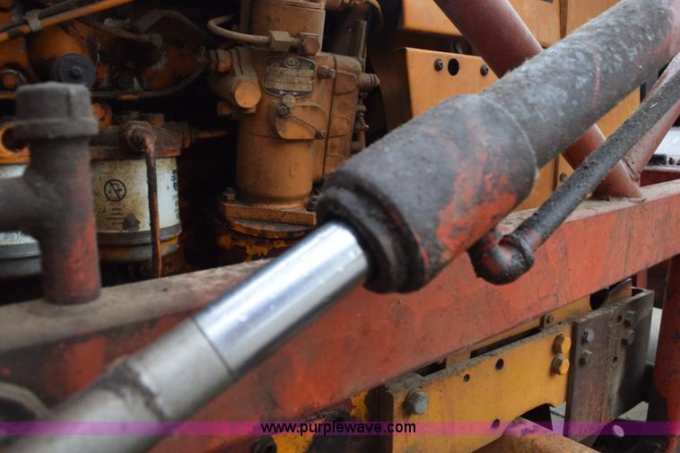 image for item L5998 Case 380 tractor