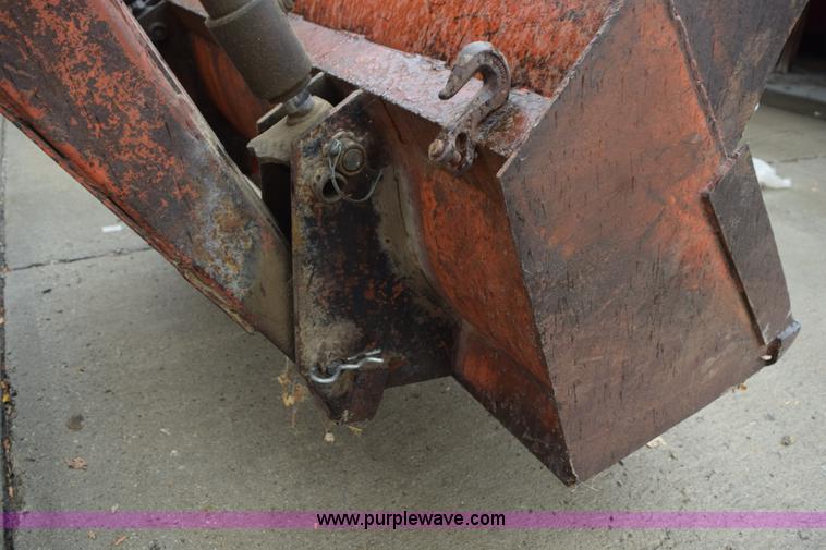 image for item L5998 Case 380 tractor