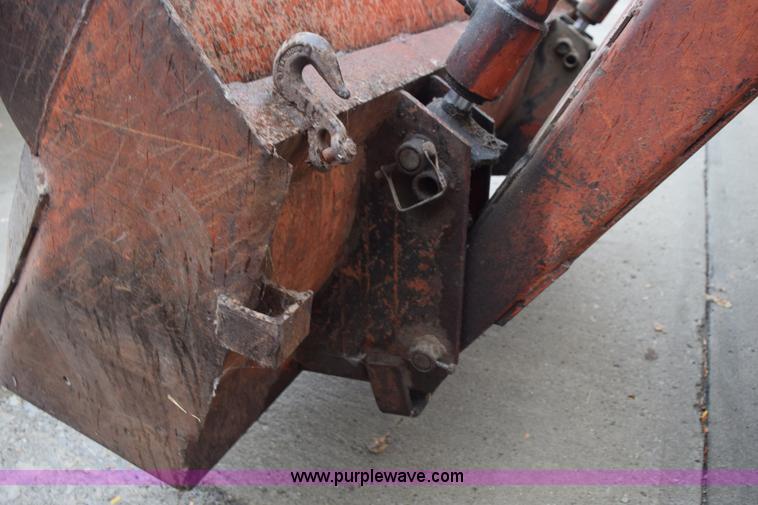 image for item L5998 Case 380 tractor