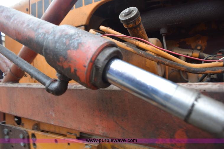 image for item L5998 Case 380 tractor