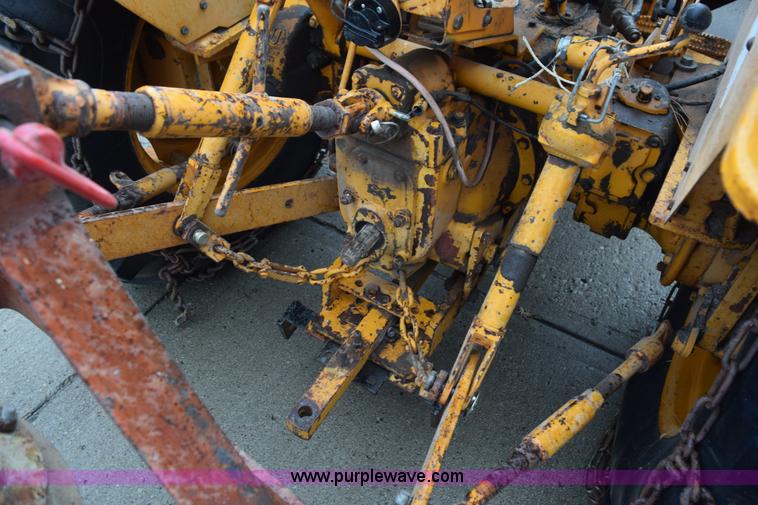 image for item L5998 Case 380 tractor