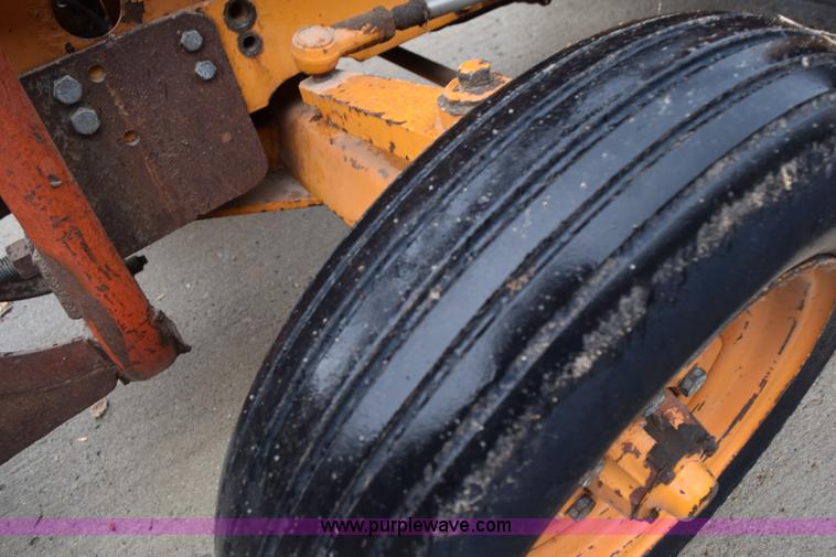 image for item L5998 Case 380 tractor