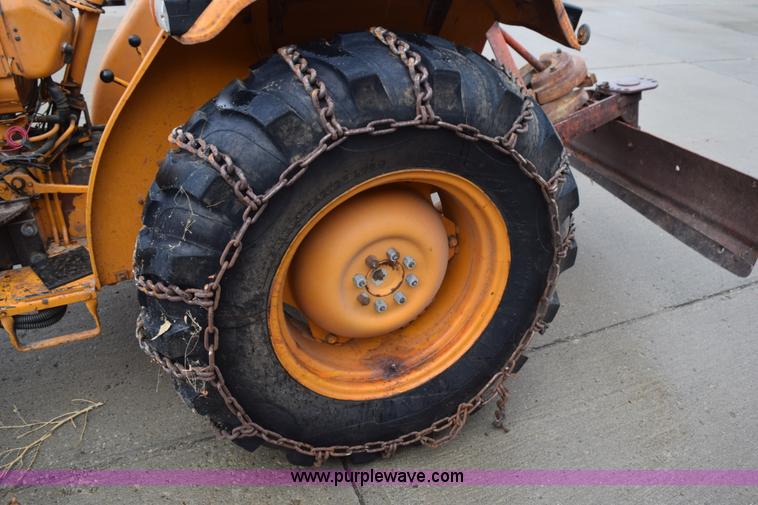 image for item L5998 Case 380 tractor