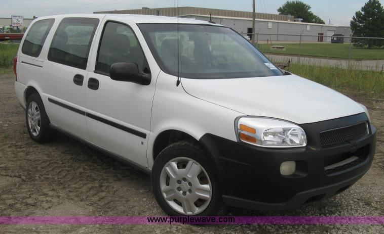 image for item L6319 2006 Chevrolet Uplander EXT LS van