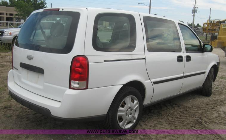 image for item L6319 2006 Chevrolet Uplander EXT LS van