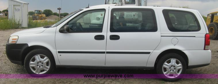 image for item L6319 2006 Chevrolet Uplander EXT LS van
