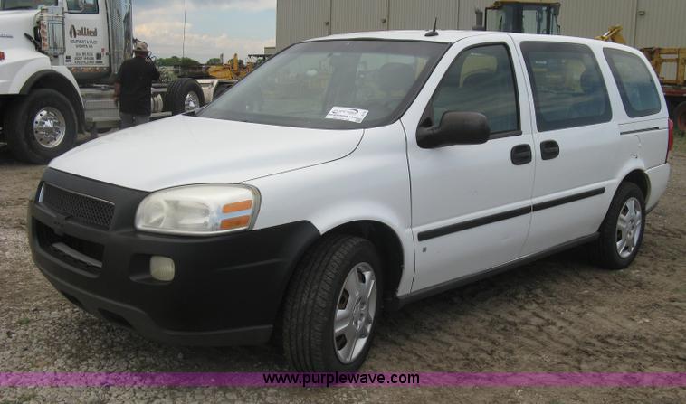 image for item L6319 2006 Chevrolet Uplander EXT LS van