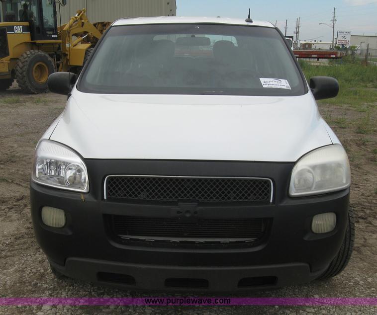 image for item L6319 2006 Chevrolet Uplander EXT LS van