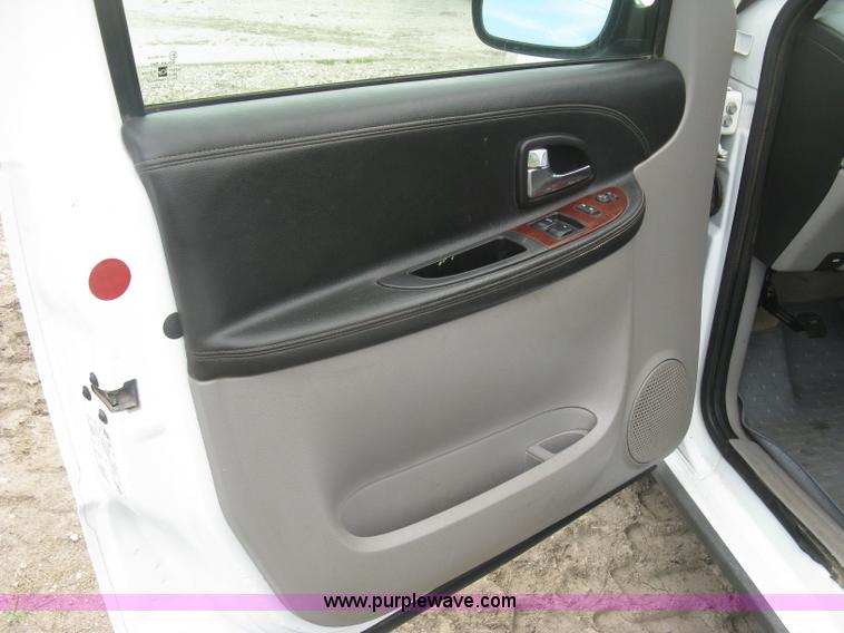 image for item L6319 2006 Chevrolet Uplander EXT LS van