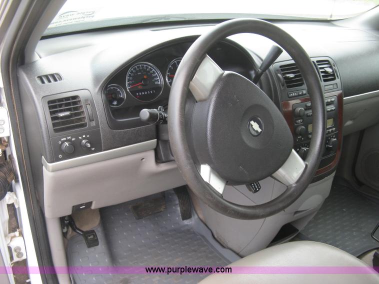 image for item L6319 2006 Chevrolet Uplander EXT LS van