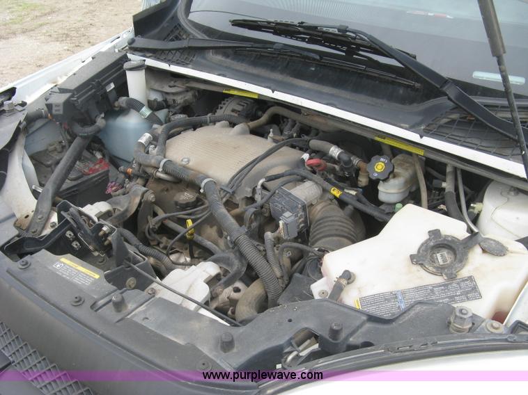 image for item L6319 2006 Chevrolet Uplander EXT LS van