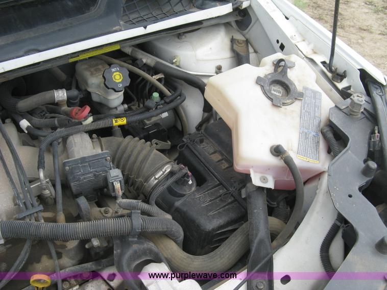 image for item L6319 2006 Chevrolet Uplander EXT LS van