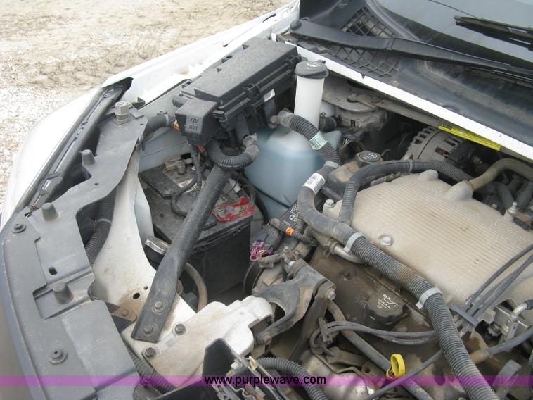 image for item L6319 2006 Chevrolet Uplander EXT LS van