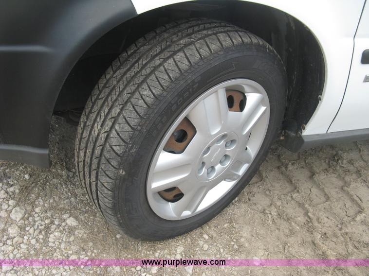 image for item L6319 2006 Chevrolet Uplander EXT LS van