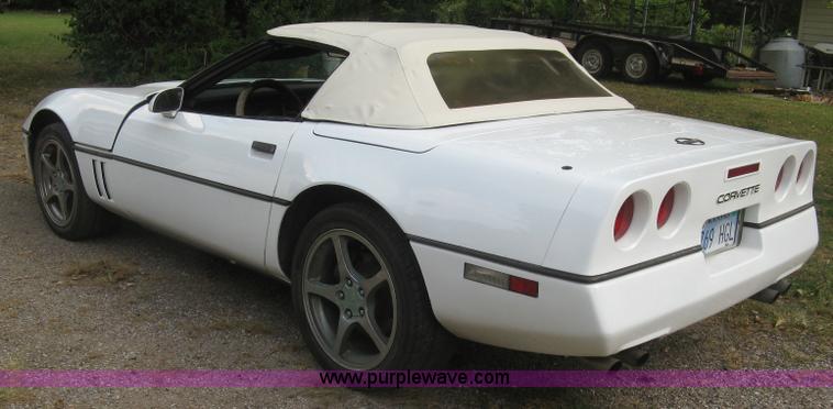 image for item L6368 1989 Chevrolet Corvette convertible