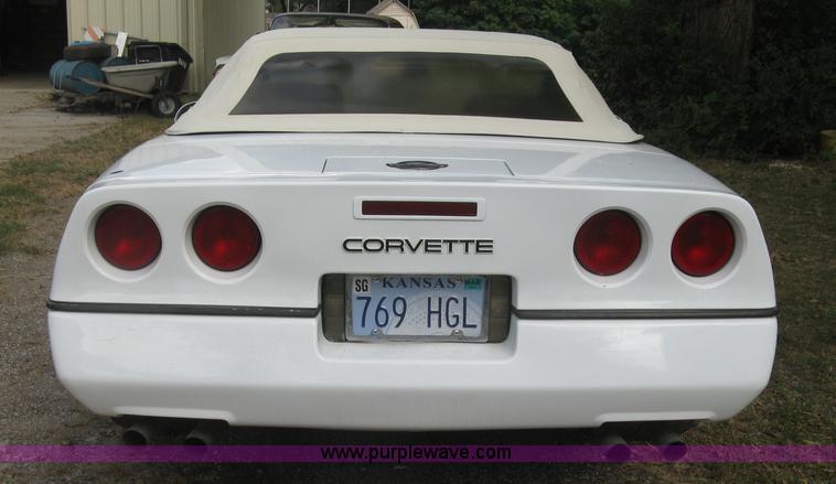 image for item L6368 1989 Chevrolet Corvette convertible