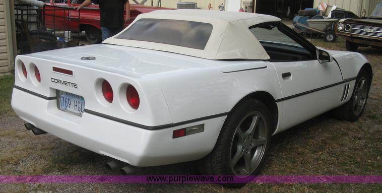 image for item L6368 1989 Chevrolet Corvette convertible