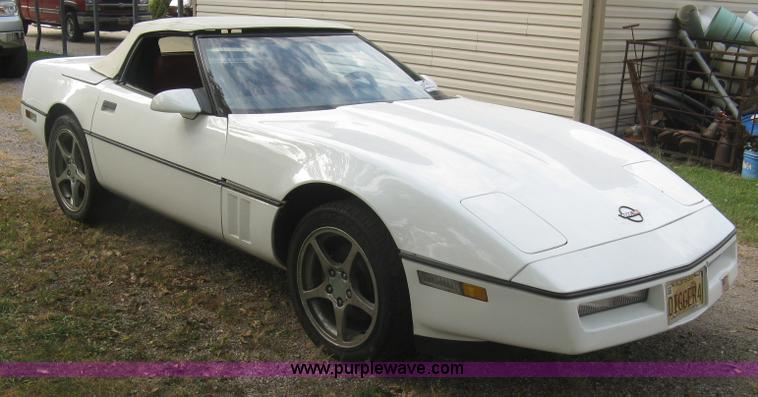 image for item L6368 1989 Chevrolet Corvette convertible