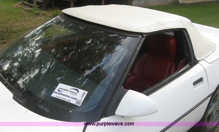 image for item L6368 1989 Chevrolet Corvette convertible