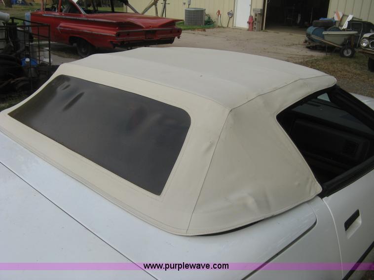 image for item L6368 1989 Chevrolet Corvette convertible