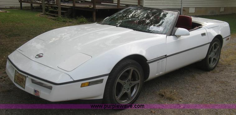 image for item L6368 1989 Chevrolet Corvette convertible