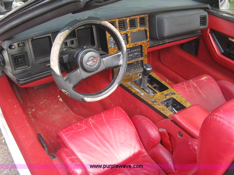 image for item L6368 1989 Chevrolet Corvette convertible