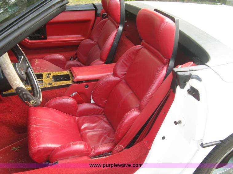 image for item L6368 1989 Chevrolet Corvette convertible