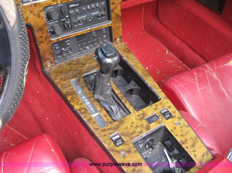 image for item L6368 1989 Chevrolet Corvette convertible