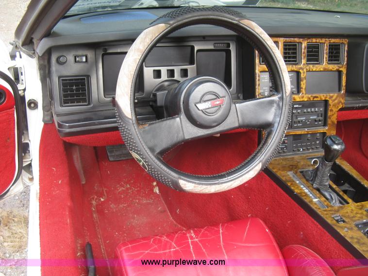 image for item L6368 1989 Chevrolet Corvette convertible