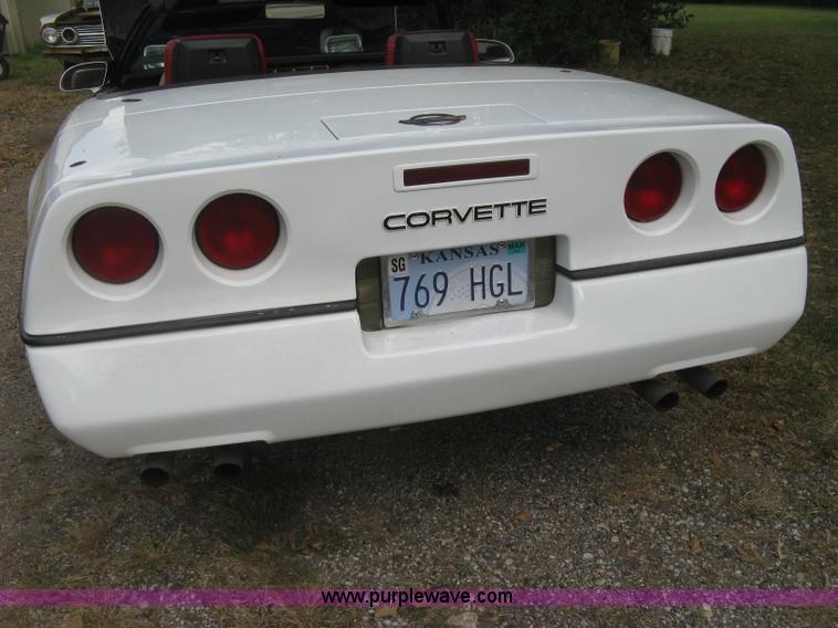 image for item L6368 1989 Chevrolet Corvette convertible