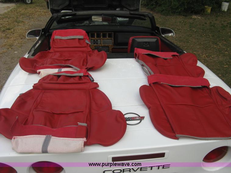 image for item L6368 1989 Chevrolet Corvette convertible