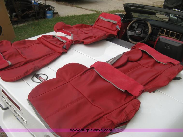 image for item L6368 1989 Chevrolet Corvette convertible