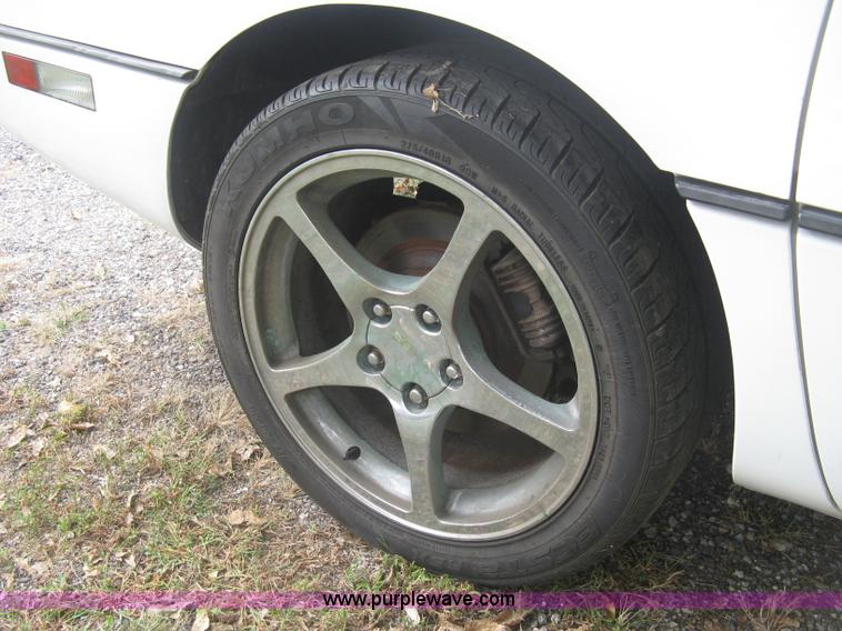 image for item L6368 1989 Chevrolet Corvette convertible