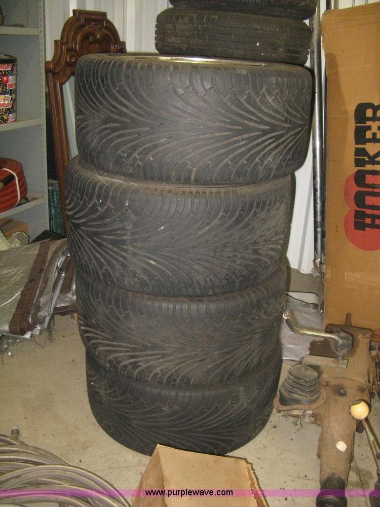 image for item L6368 1989 Chevrolet Corvette convertible