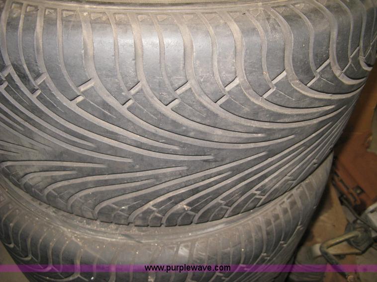 image for item L6368 1989 Chevrolet Corvette convertible