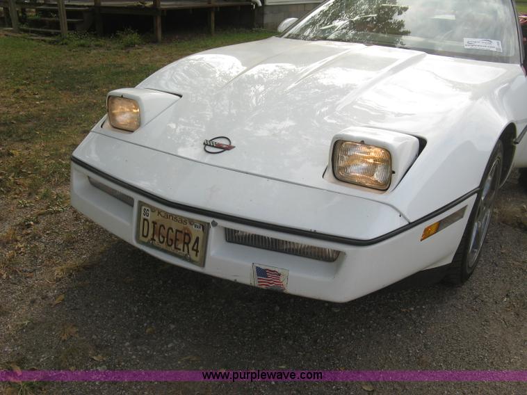 image for item L6368 1989 Chevrolet Corvette convertible