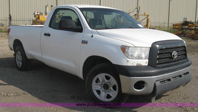 image for item L6370 2009 Toyota Tundra pickup truck