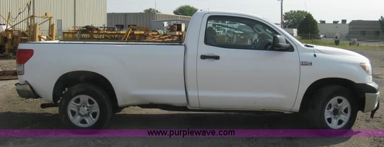 image for item L6370 2009 Toyota Tundra pickup truck