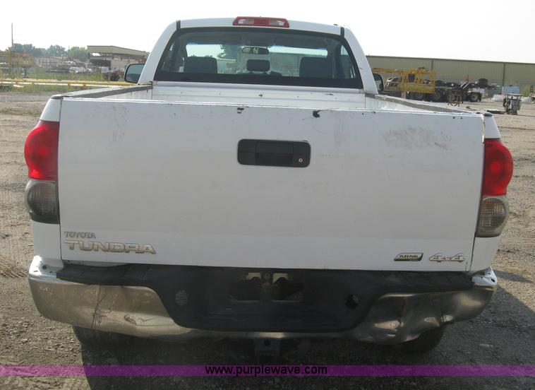 image for item L6370 2009 Toyota Tundra pickup truck