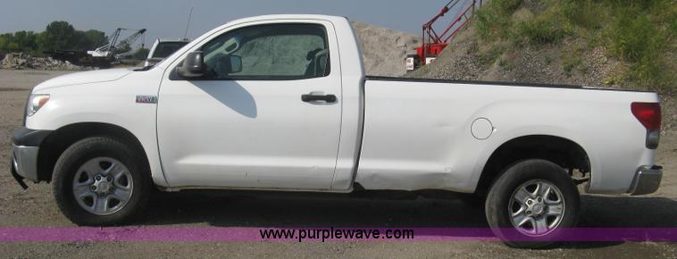 image for item L6370 2009 Toyota Tundra pickup truck