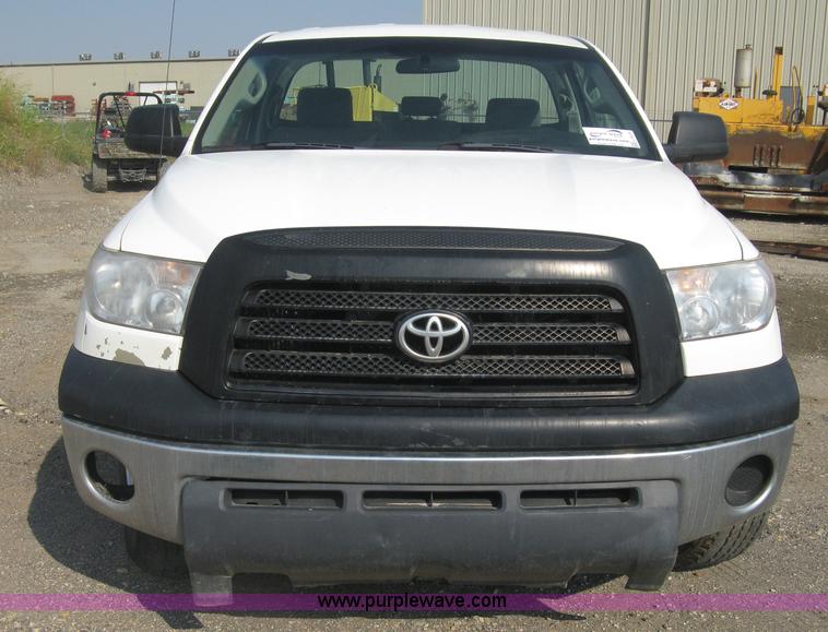 image for item L6370 2009 Toyota Tundra pickup truck