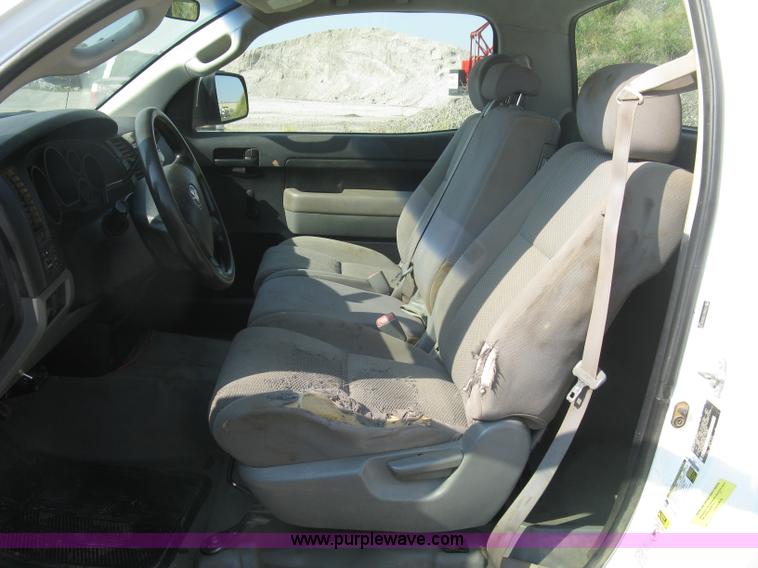 image for item L6370 2009 Toyota Tundra pickup truck