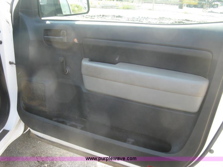 image for item L6370 2009 Toyota Tundra pickup truck