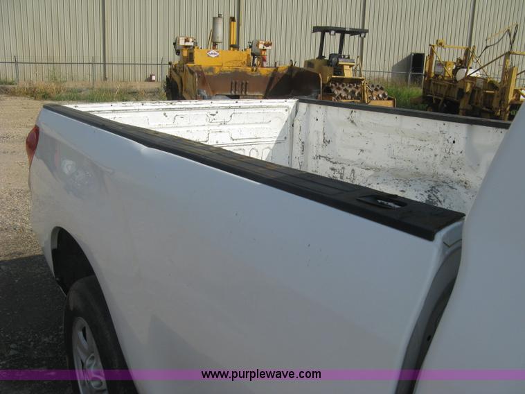 image for item L6370 2009 Toyota Tundra pickup truck