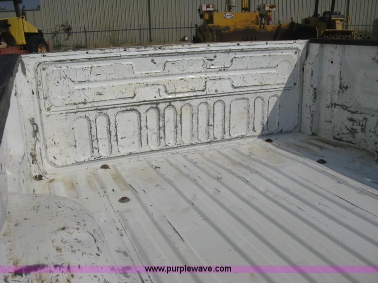 image for item L6370 2009 Toyota Tundra pickup truck