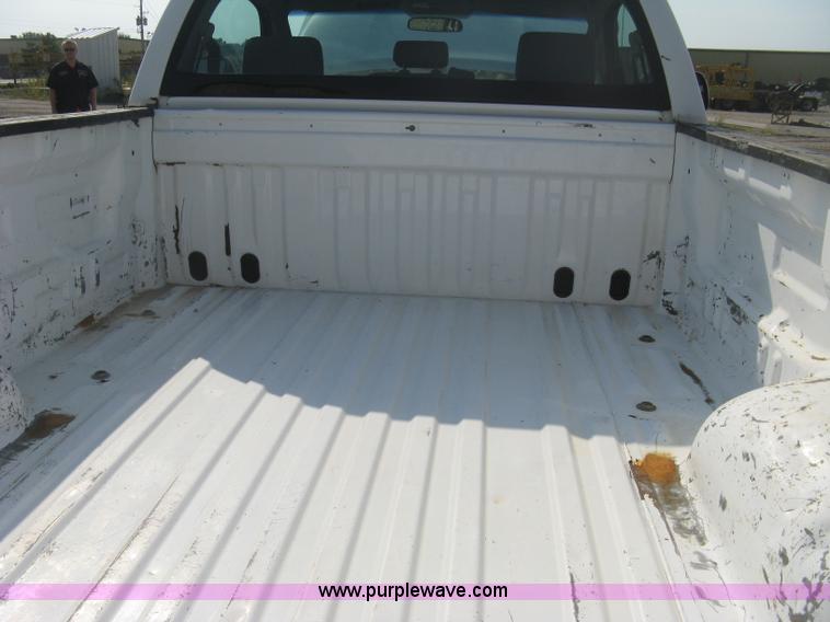 image for item L6370 2009 Toyota Tundra pickup truck